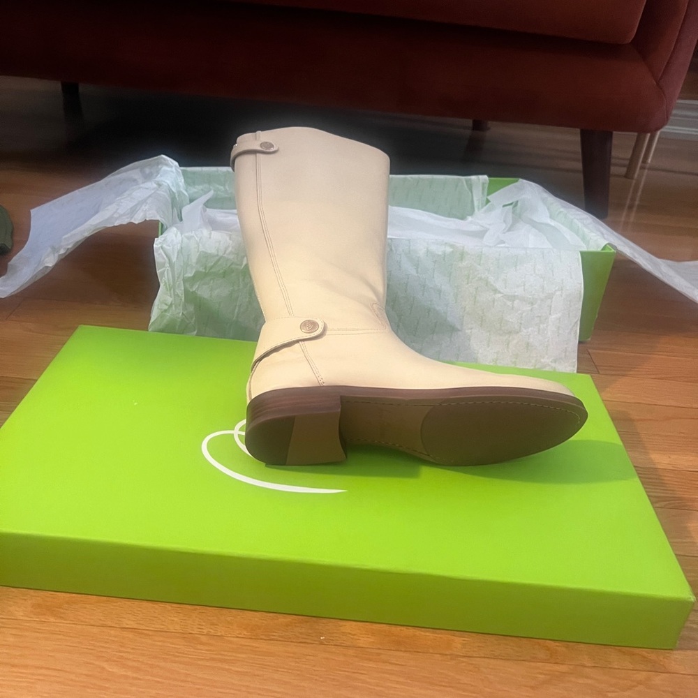 BNIB size 8 knee hight boots, Sam Edelman, Egg shell colour